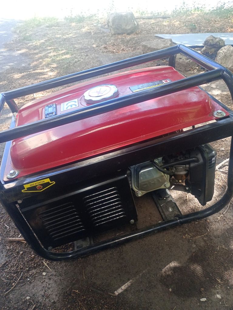 Бензогенератор GX7000W