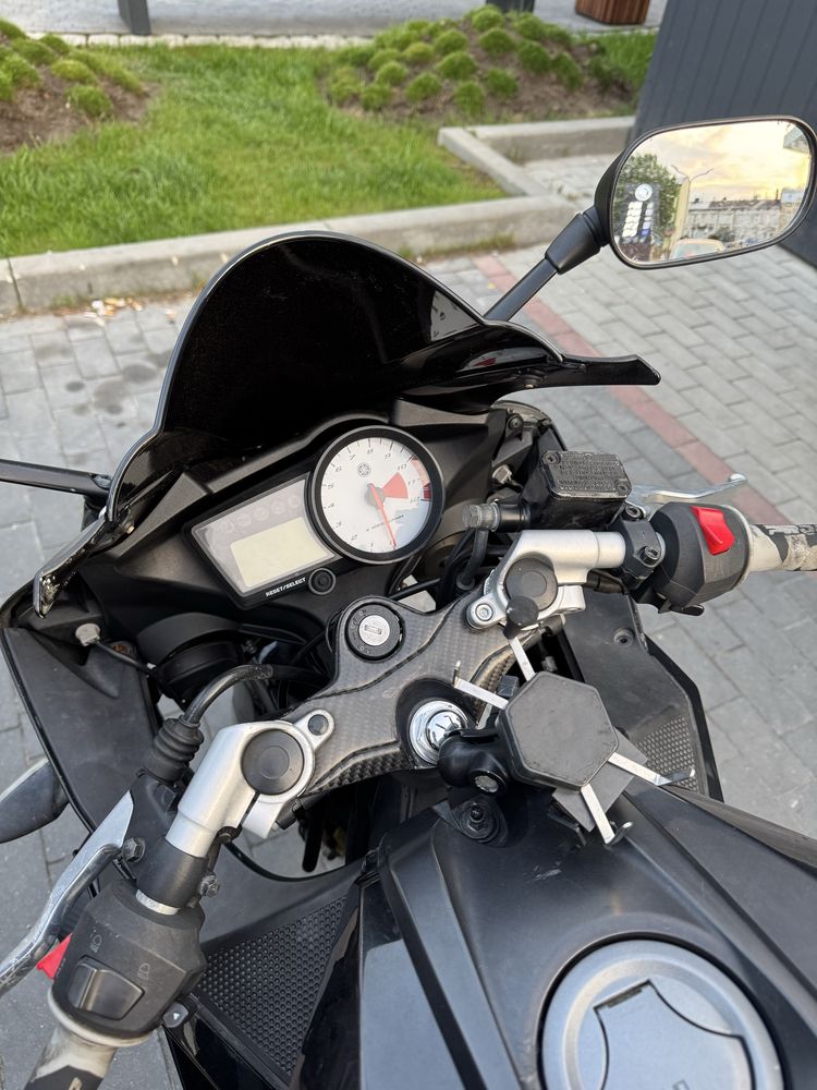 motocykl Yamaha YZF R-125 r.2011