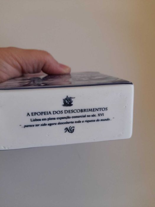 Pote de chá em porcelana