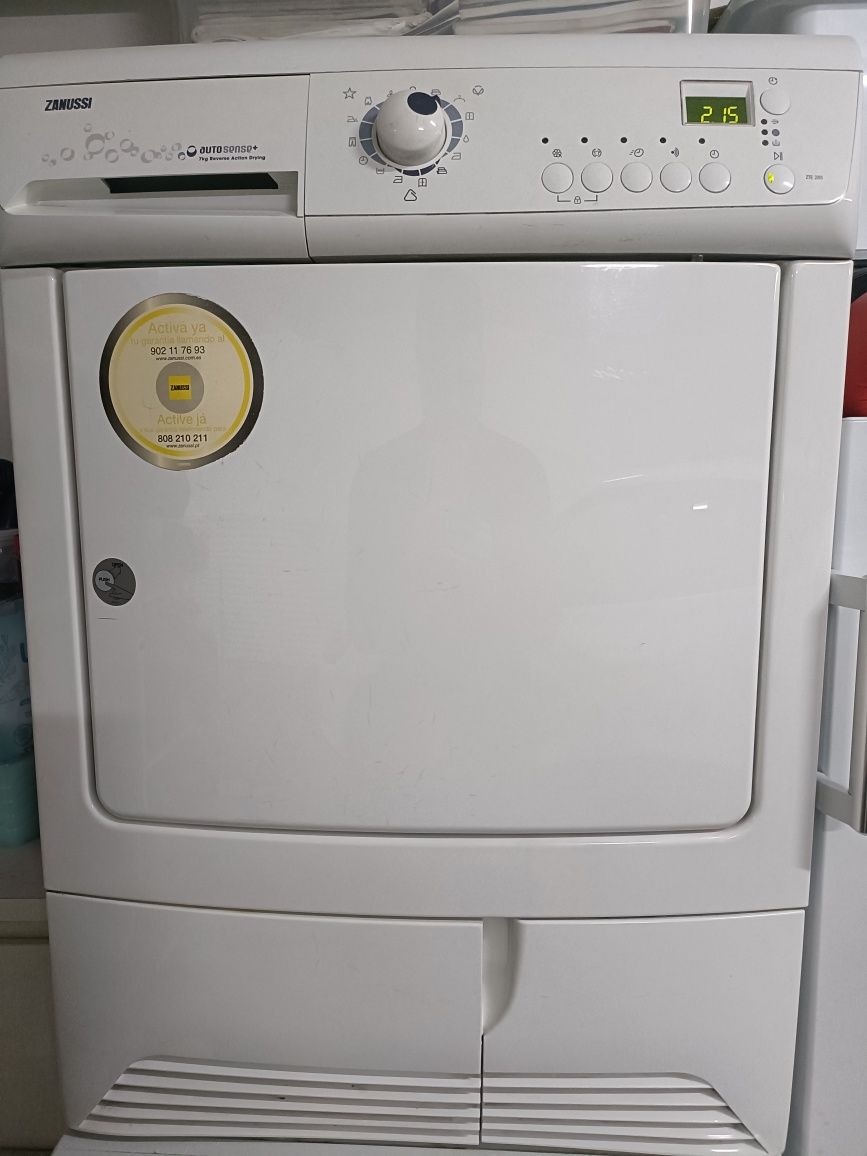 Máquina de Secar Roupa Zanussi