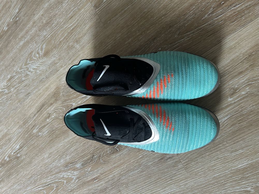Chuteiras Nike Phantom 6 Low Elite + Meias Nike (NOVAS)