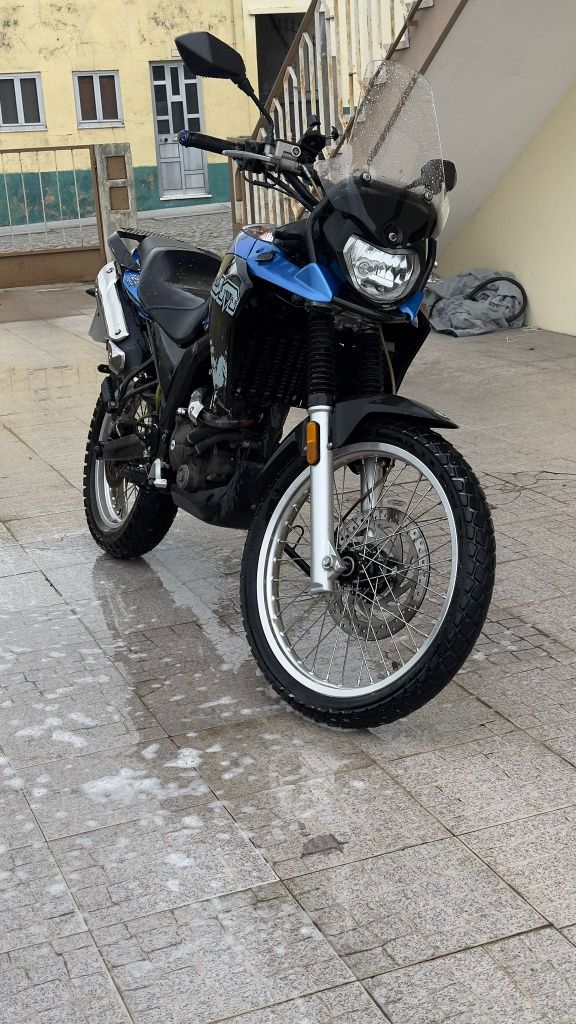Vendo mota um dsr adventure 125cc