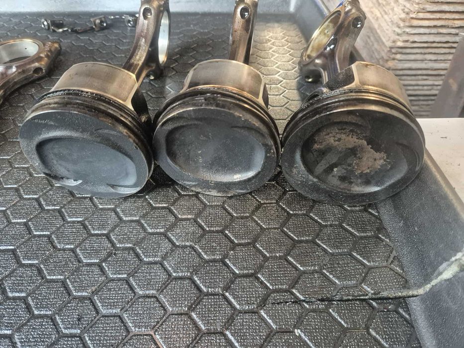 Поршень Шатун 1.4 TSI ТСІ TFSI caxa bmy cav blg cdga