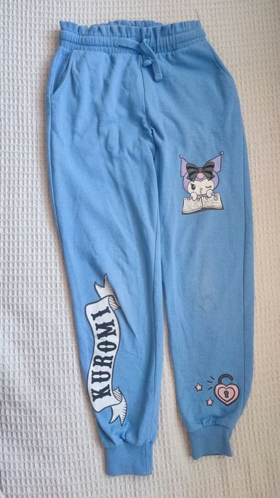 Bluza z kapturem i spodnie dresy 158