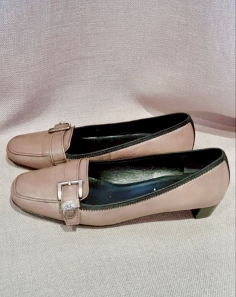 Sapatos Prada de senhora