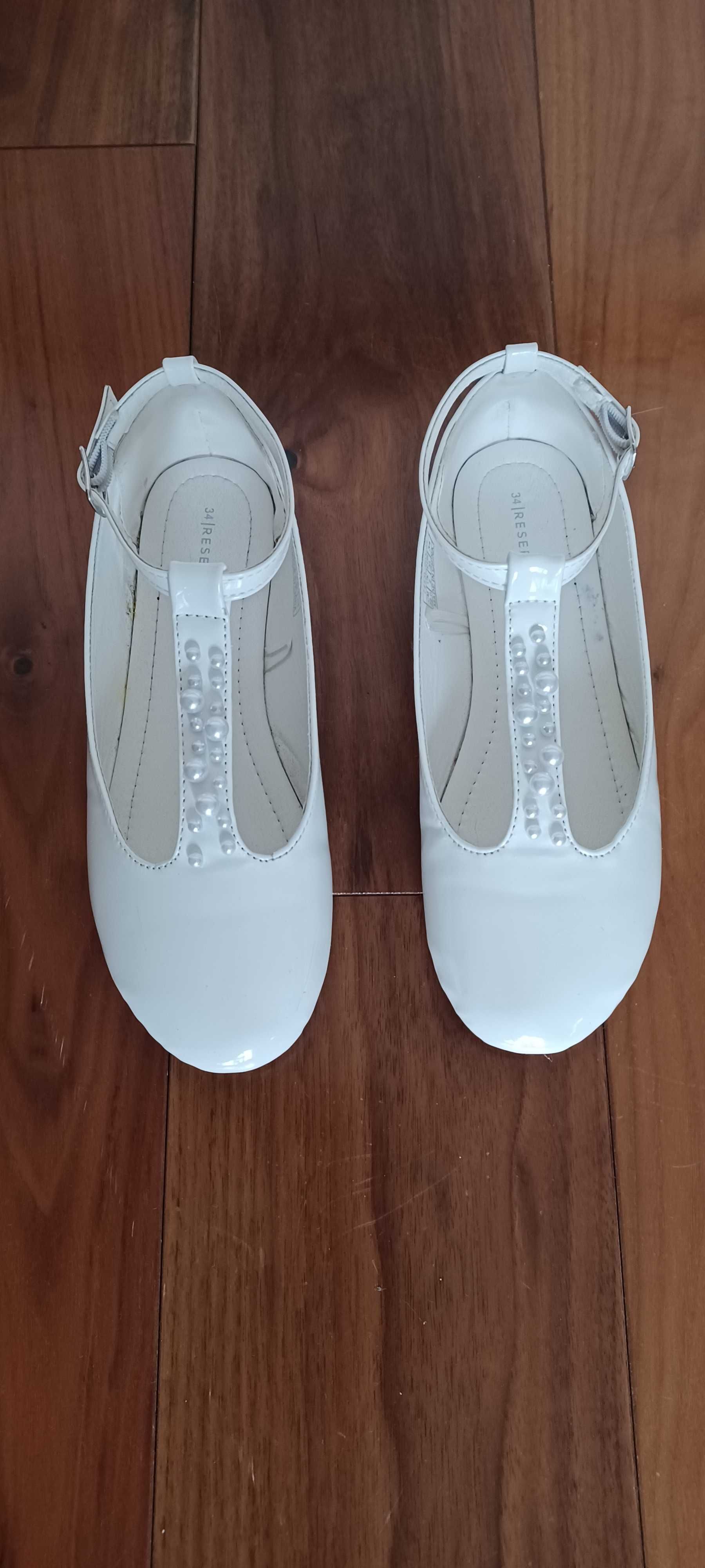 Pantofle komunijne r. 34 Reserved lakierowane białe