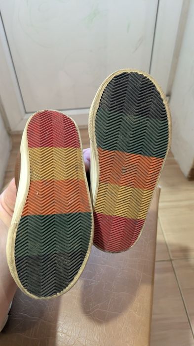 Віддам безкоштовно розміри 25  (коричневих вже не має)