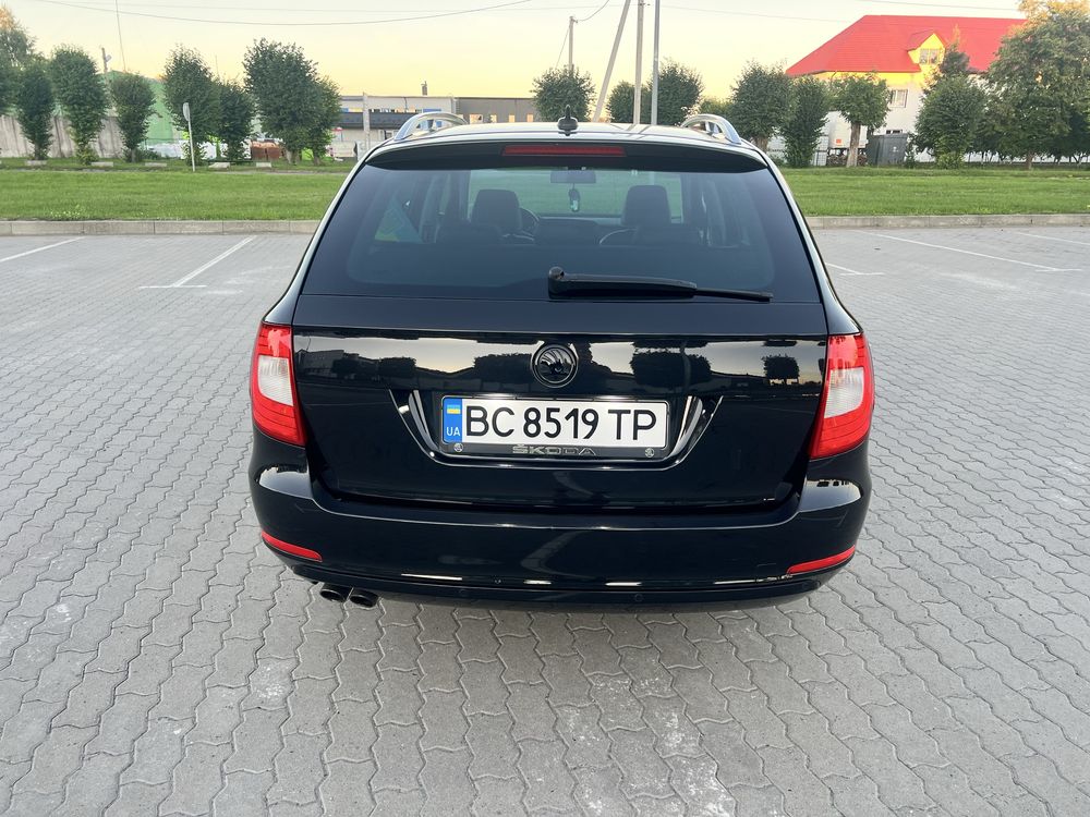 SKODA Superb Combi 2.0 TDI Elegance DSG