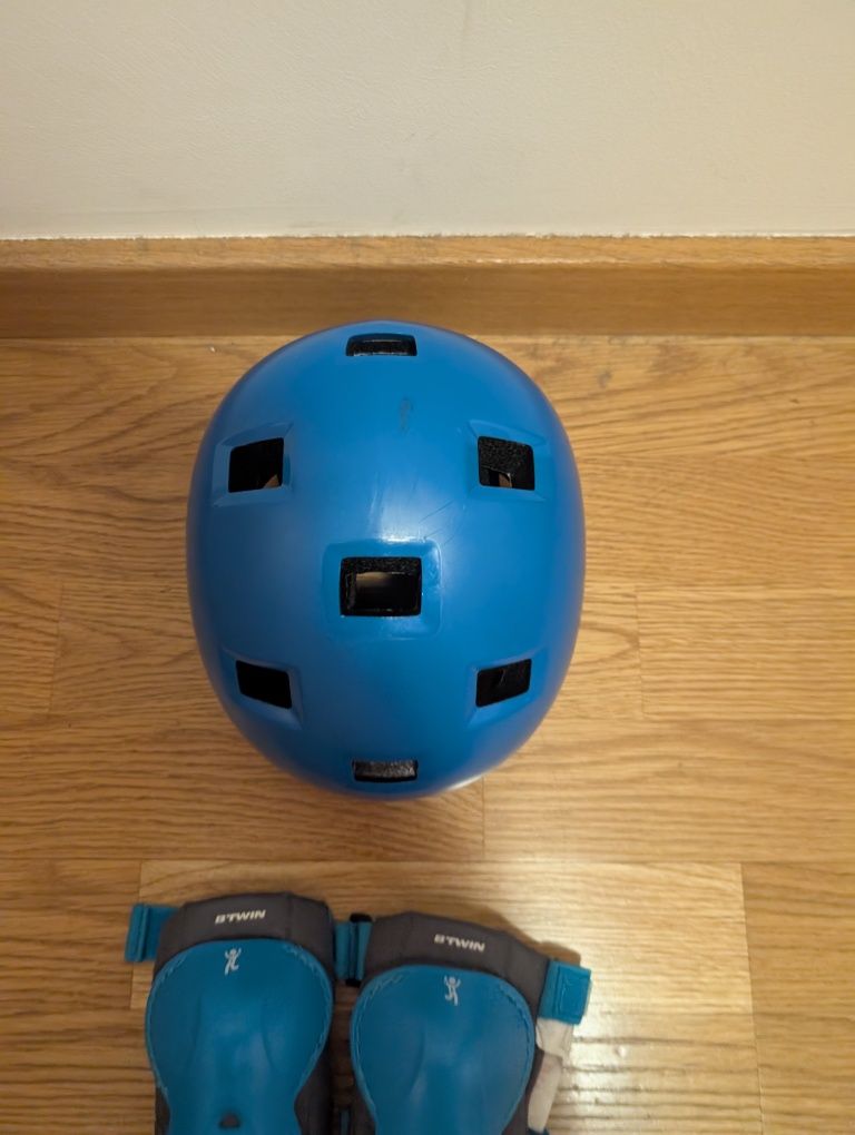 Conj. Trotinete + joelheiras + cotoveleiras + capacete