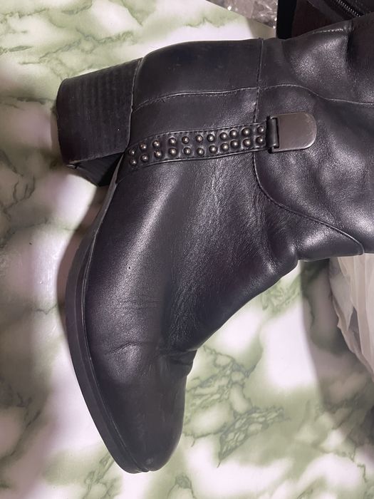 Жіночі шкіряні чоботи