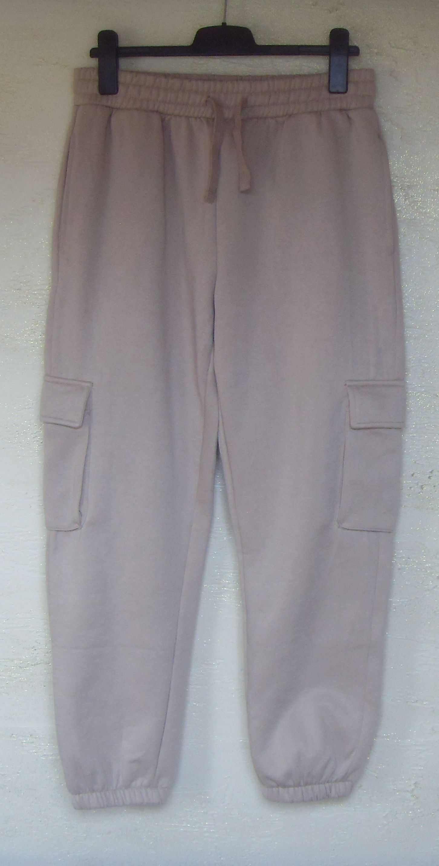 Damskie Spodnie dresowe typ bojówki roz L firmy Sinsay