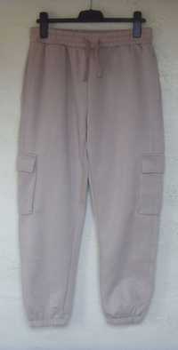Damskie Spodnie dresowe typ bojówki roz L firmy Sinsay