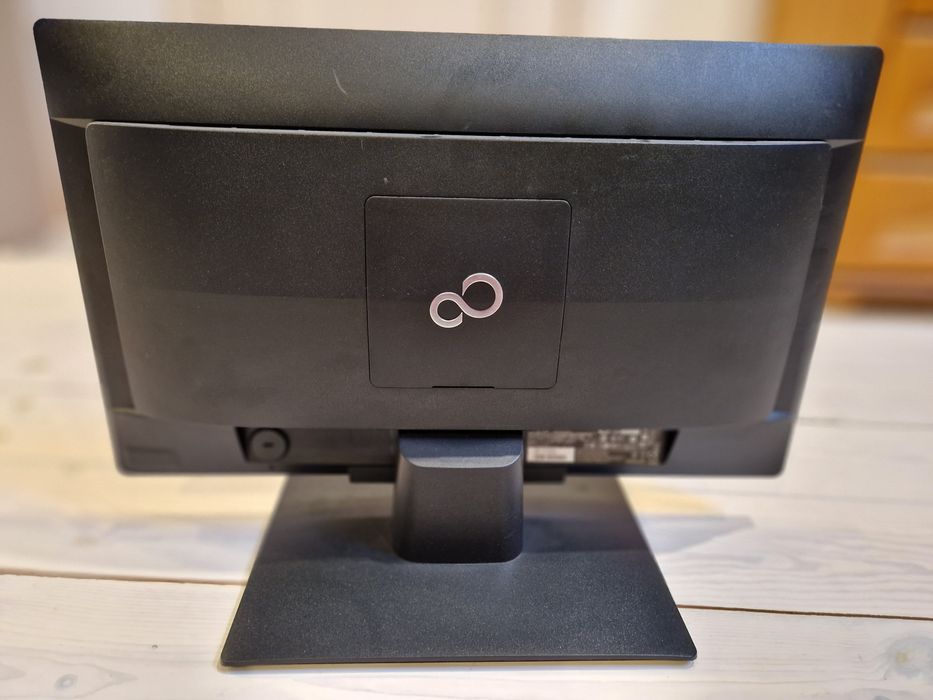Monitor Led 22 całe Fujitsu E22T-7