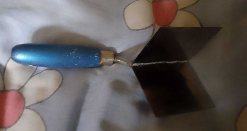 Мастерок/Шпатель/Кельма штукатурная для внешних углов  80х60х60 мм