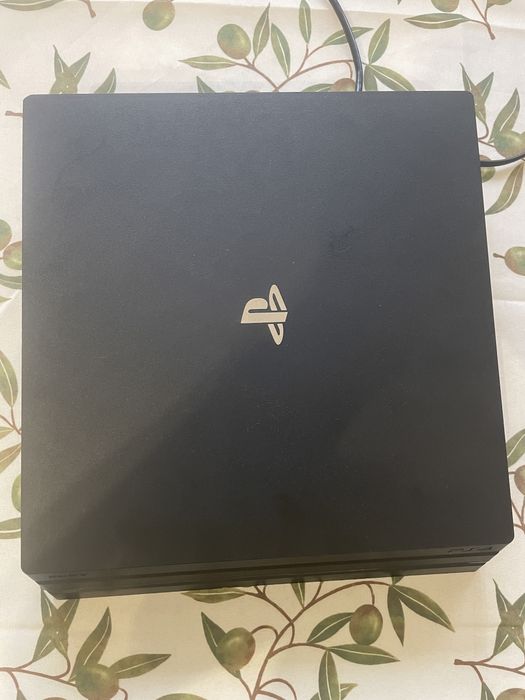 PS4 pro 1TB konsola do gier świetny stan