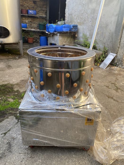 Depenador de frangos automatico