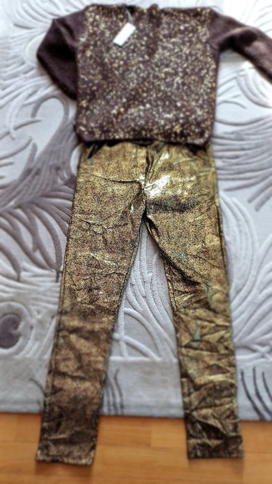 Sweterek nakrapiany zlotem