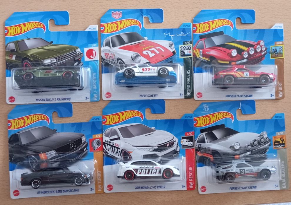 Hot wheels em cartela