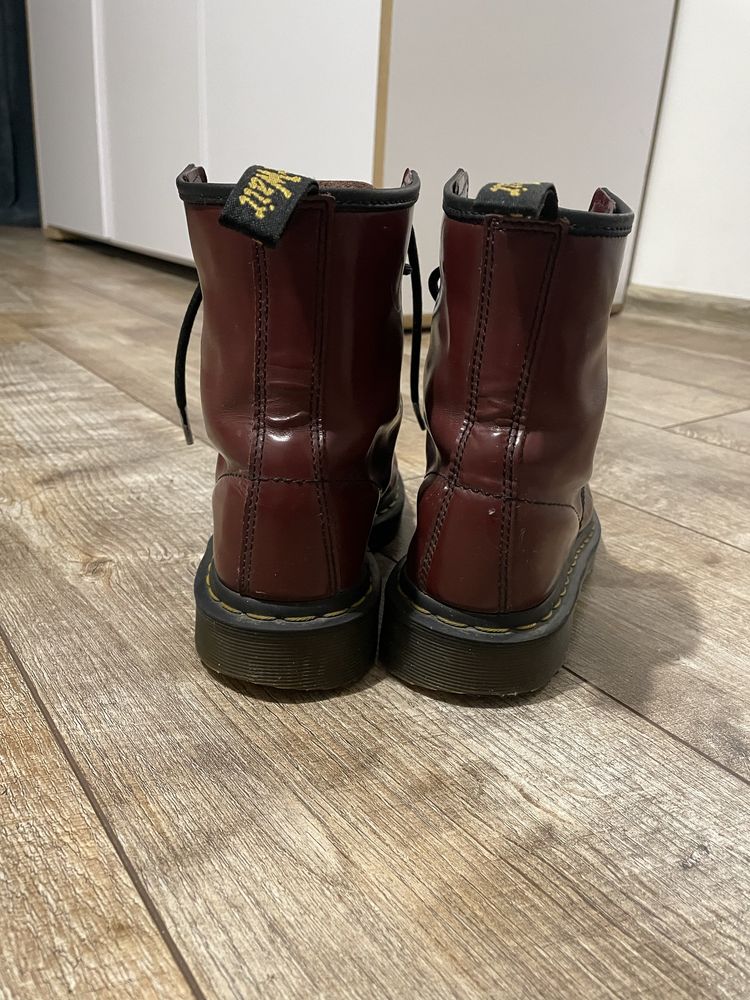 Dr. Martens cherry 38-39 розмір