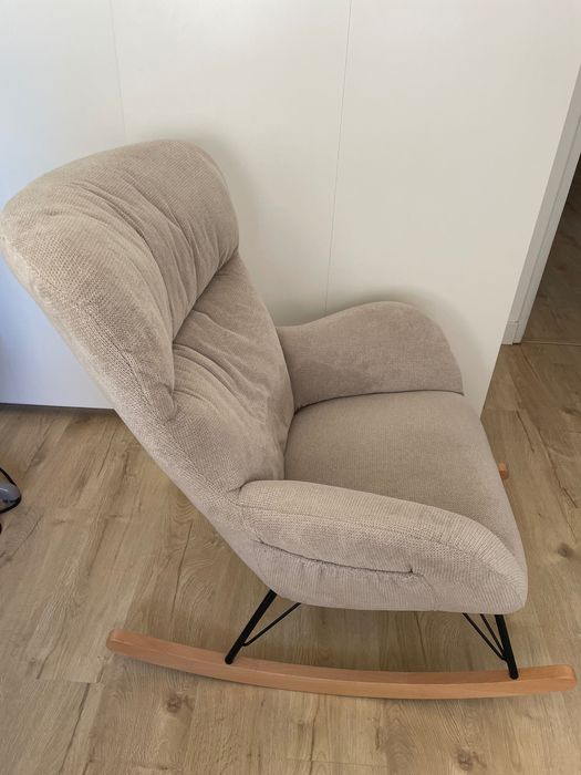 Cadeirão Baloiço bege da Conforama