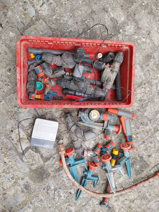 Acessórios vários de sistema de rega programada Gardena e Uniflex