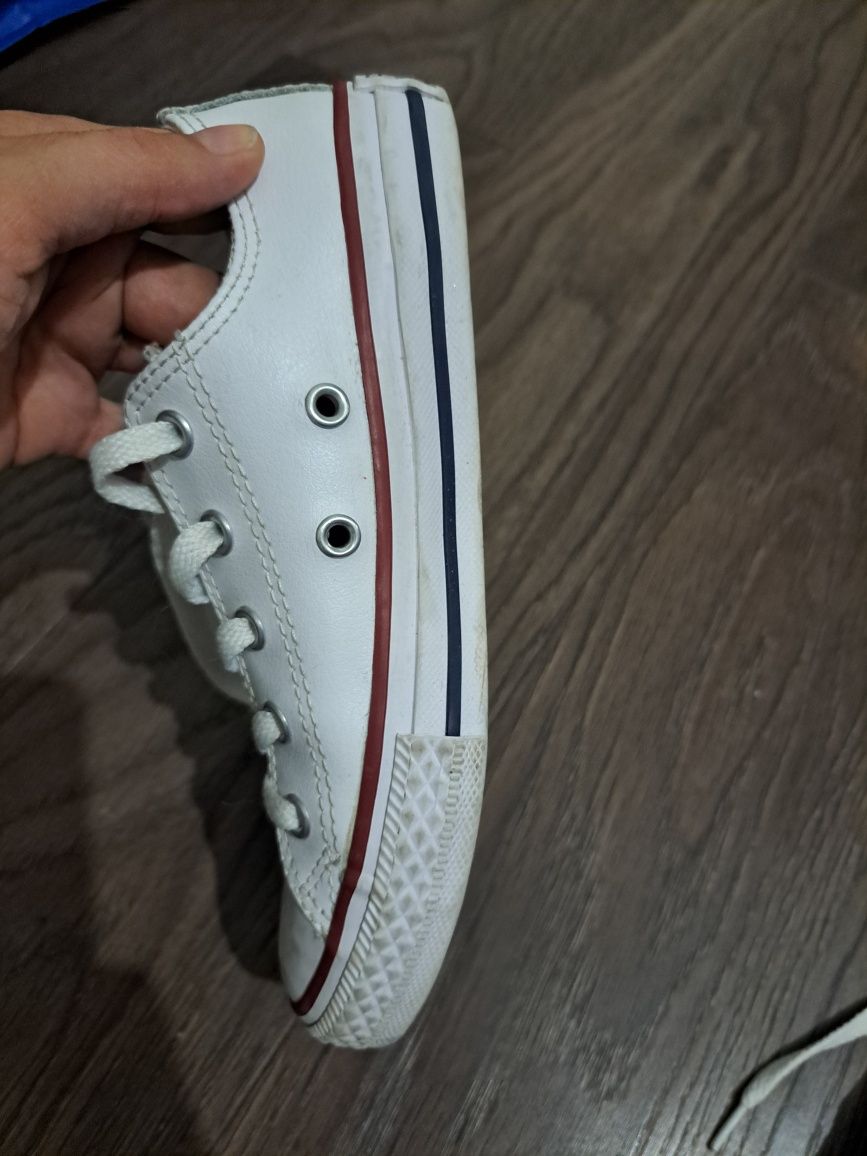 Продам дитячі кеди converse шкіра