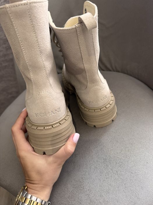 Черевики, боти, ботінки, чоботи