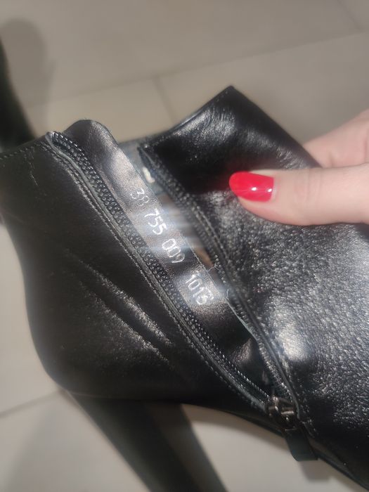 Черевики, ботінки, чорні на каблуку