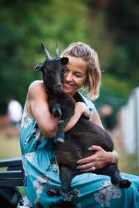 Socjalizowane kozy,  koziołki i jagnięta  do zooterapii
