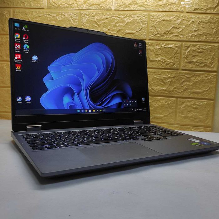 Ноутбук Lenovo LOQ 15IAX9 i5-12450HX