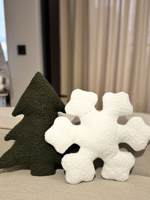 Декоративні новорічні подушки
