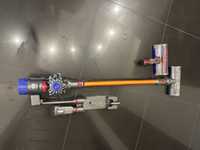 Dyson v8 sprzedam.