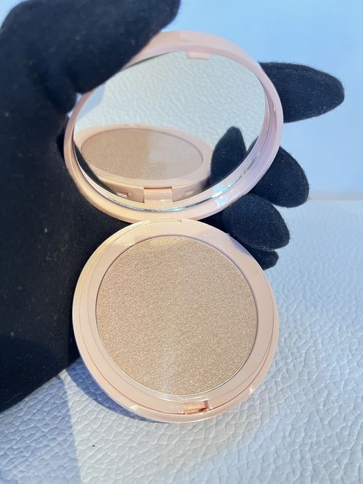 rozświetlacz do twarzy Pupa Milano Wonder Me Glow