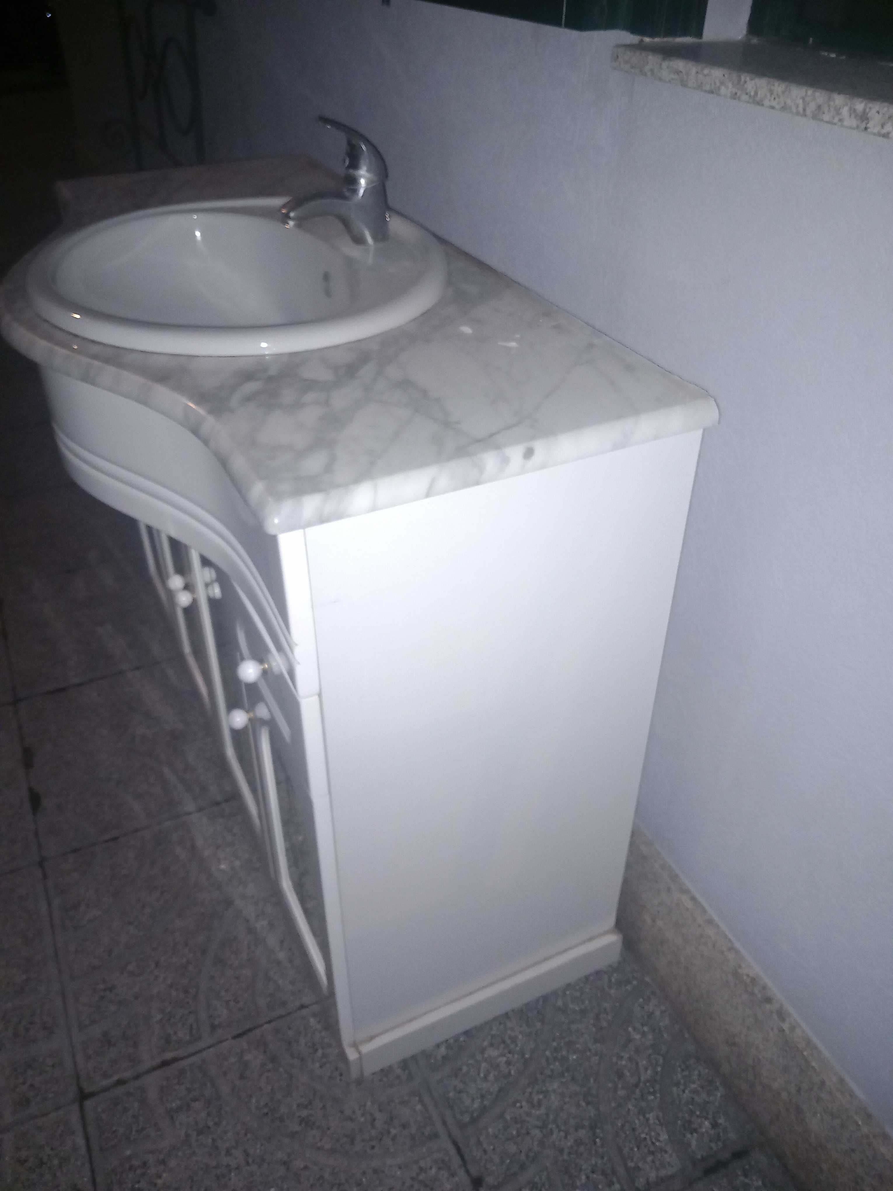 Movel de casa de banho