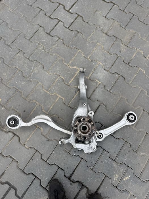 Zwrotnica, wahacze Mercedes S klasa W222 lewy przod