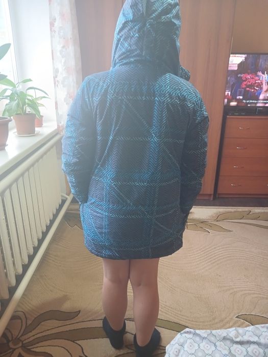 Зимова фірмова куртка.