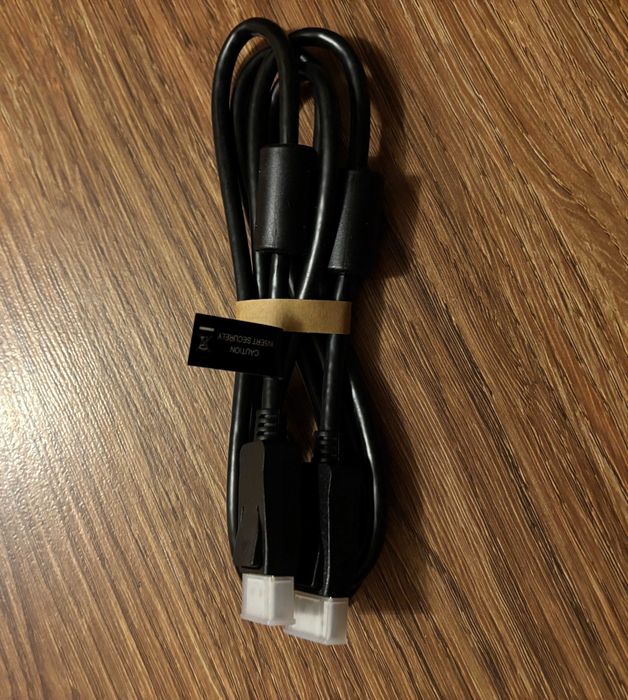 Новий DisplayPort кабель — від монітора Samsung Odyssey 27" DG50