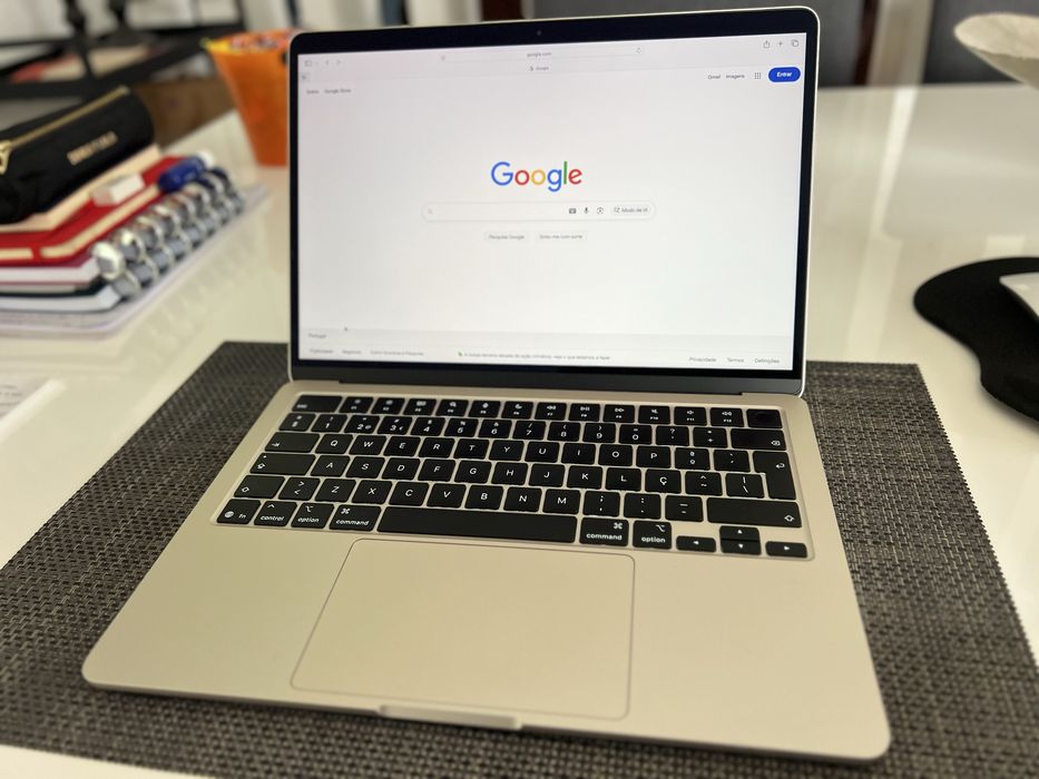 MacBook Air 13” M4 - 16 GB RAM / 256 GB SSD - Como Novo/Garantia