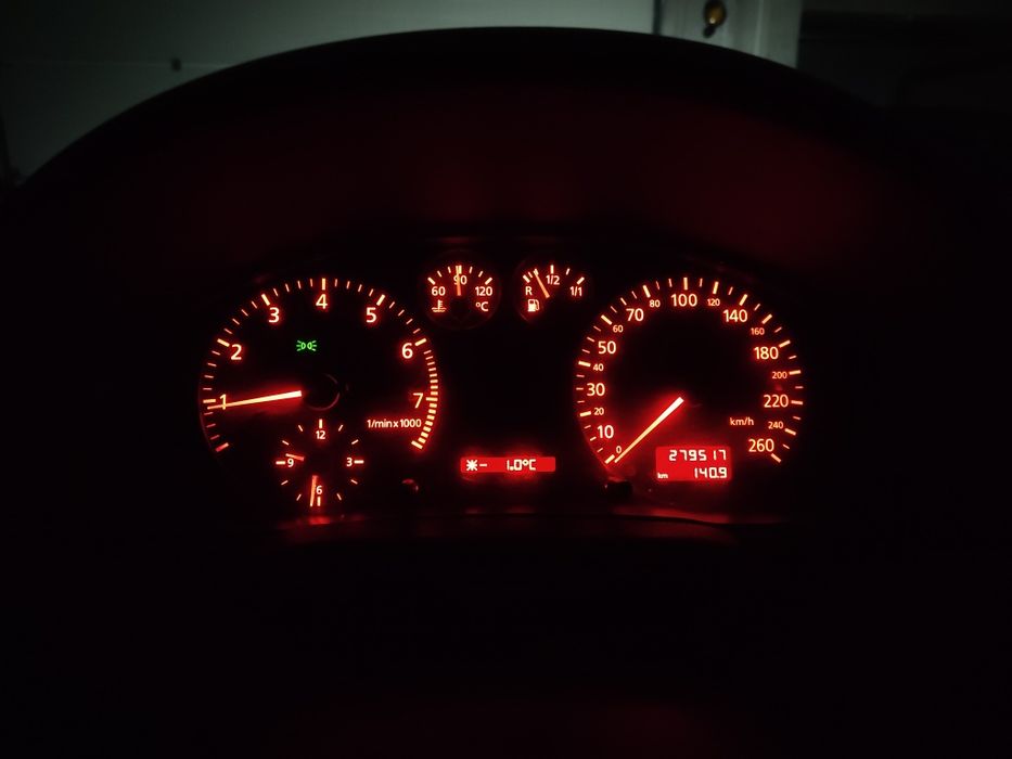 Audi A4 1.6 benzyna 2000r