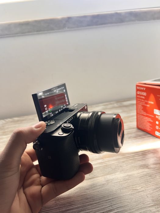 Sony A6100 E PZ 16-50mm F3.5-5.6 OSS