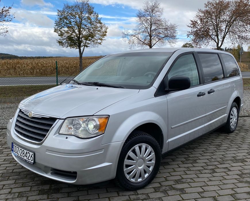 Chrysler Town & Country 3.3 LPG xenon kamera parktronic zadbany