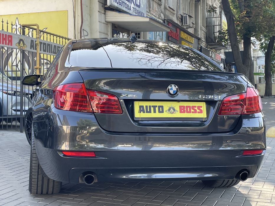BMW 535i xDrive 2013 року