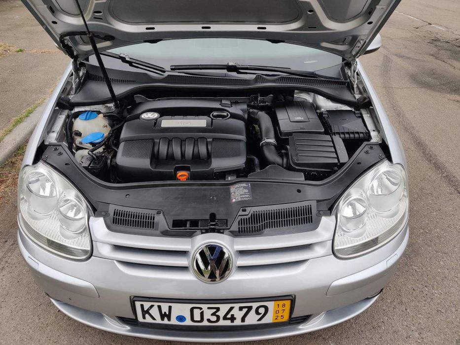 Volkswagen Golf 5. 1,6 mpi