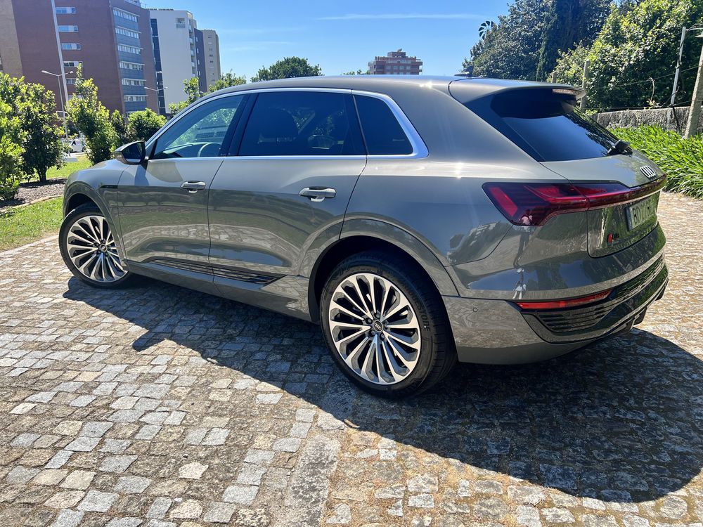 Audi Q8-Etron 50 Quattro S Line  (iva dedutivel)