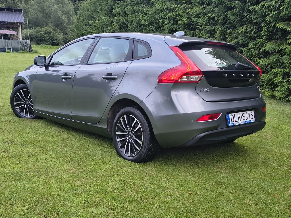 Volvo V40 2.0D D2 /automat/