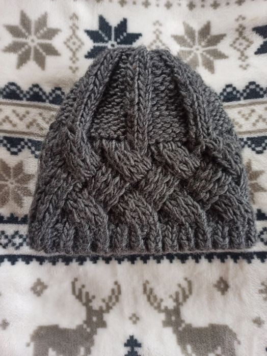 Жіноча зимова шапка