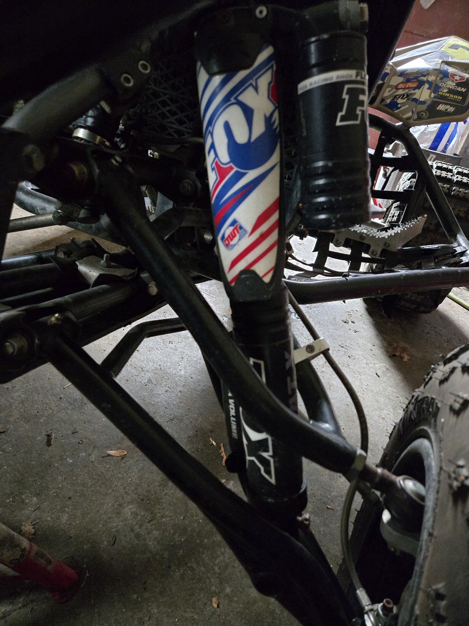 Suspensão e braços suzuki ltr 450