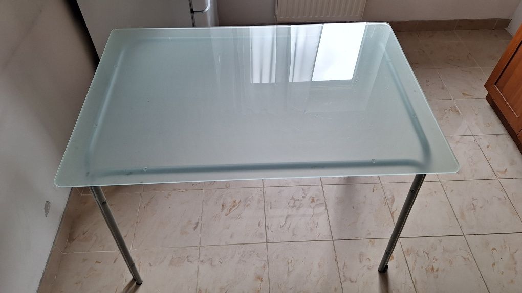 Stół IKEA metalowe nogi szklany blat 110x75 cm