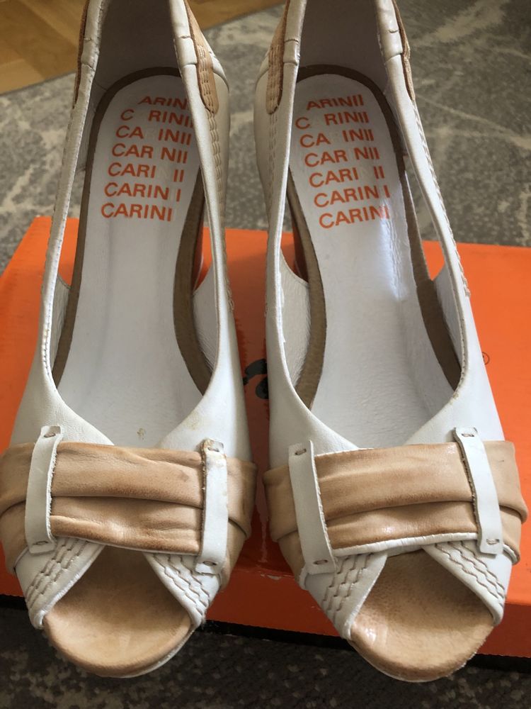Śliczne buty letnie z naturalnej skory Carinii
