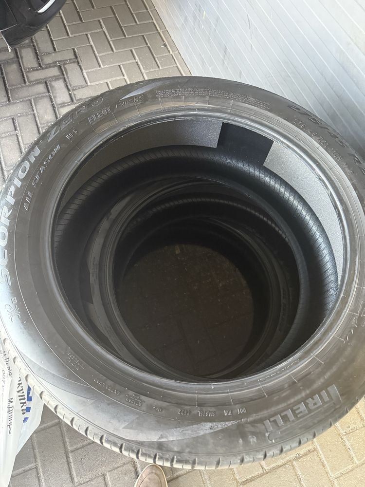 Продаж шини Pirelli scorpion zero (all season) 275/45 R21